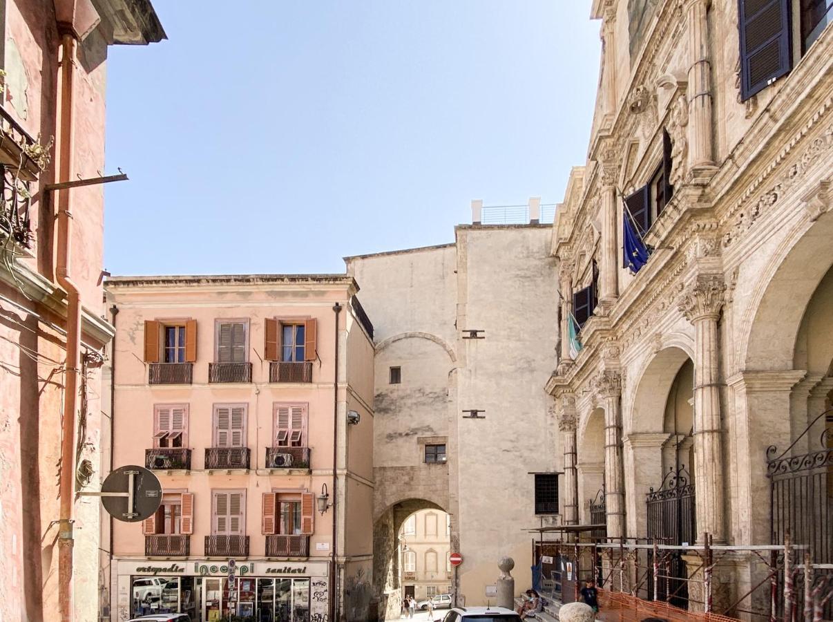 Su Meri Stampace - Luxury Apartment City Center Cagliari Eksteriør billede